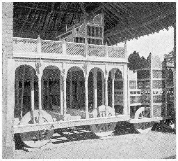 印度的古董旅行照片:一辆巨大的汽车图片下载