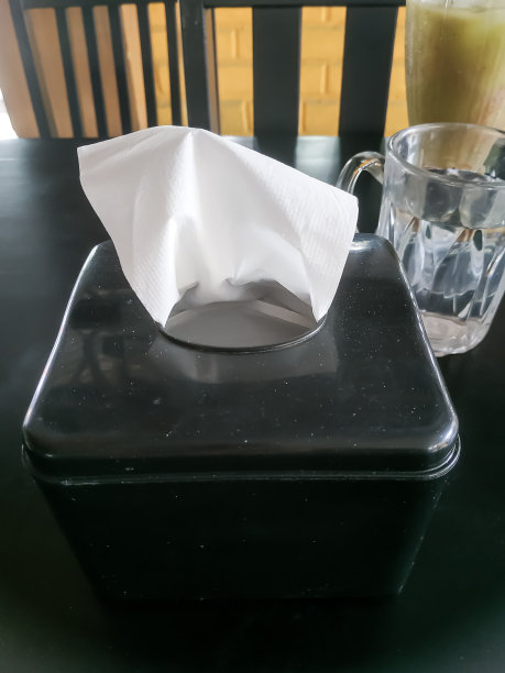 黑色纸巾盒图片下载