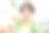 印象深刻的时髦女士穿着绿色衬衫录制视频准备新食谱在室内厨房的照片图片下载