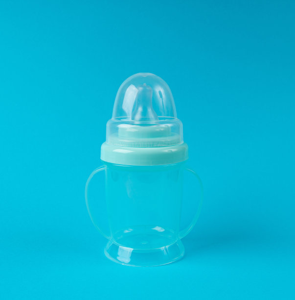 采购产品婴儿杯，蓝色婴儿奶瓶与安抚奶嘴，幼儿设备，塑料儿童吸管饮用杯图片下载