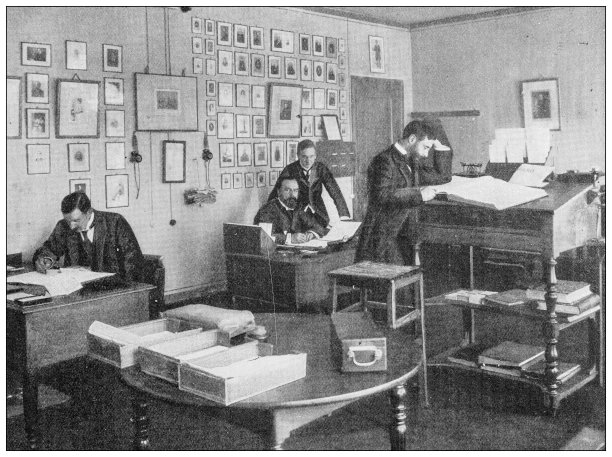 英国杂志上的古董图片:英国驻巴黎大使馆，大法官办公室图片下载