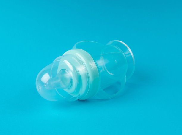 采购产品婴儿杯，蓝色婴儿奶瓶与安抚奶嘴，幼儿设备，塑料儿童吸管饮用杯图片下载