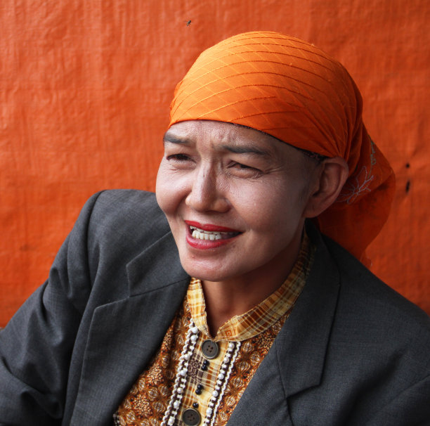 在武吉丁基的市场上卖辣椒的女人图片下载