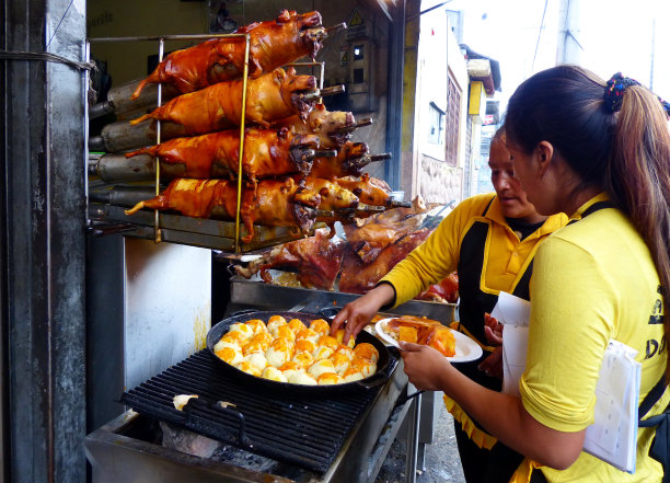 厄瓜多尔当地餐馆的典型食物。图片下载