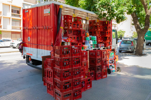 阿根廷科尔多瓦饮料运输车图片下载