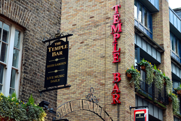 在Temple酒吧签字图片下载