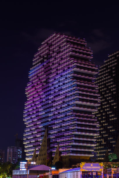 三亚七星酒店举办一年一度的“世界小姐”选美大赛。房子树世界上最大的酒店。图片下载