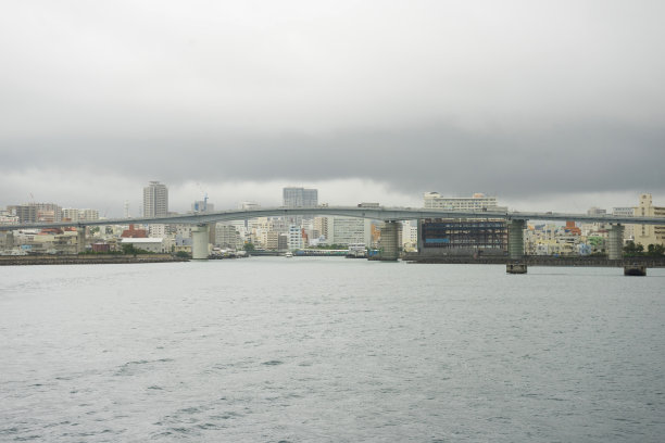 日本冲绳那霸那霸邮轮码头的景观图片下载