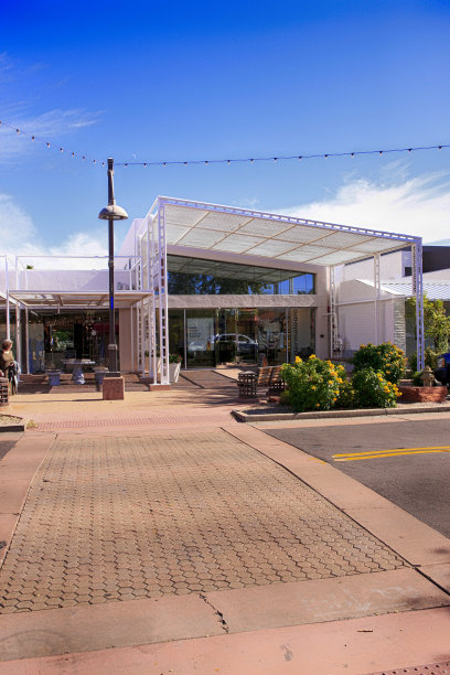 位于斯科茨代尔AZ艺术区的非常现代的建筑设计Marshall Way Pavilion图片下载