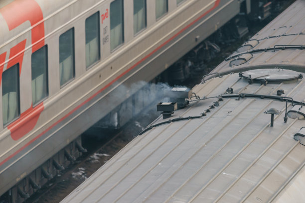 冬季俄罗斯火车站的照片。图片下载