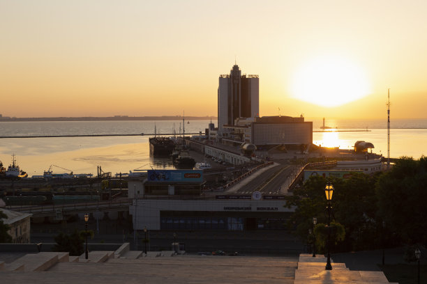 敖德萨的波将金楼梯，可以看到海港图片下载