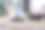 白色新商务奔驰s级s600在街上移动，前视，汽车在移动图片下载