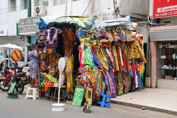 非洲传统纺织品摊位，Lomé，西非多哥图片下载