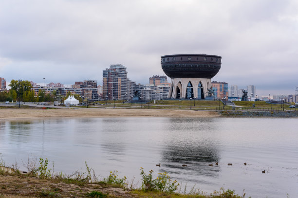 傍晚的喀山家庭中心和婚礼宫。喀山和鞑靼斯坦共和国的主要婚礼宫殿。日出之后。图片下载