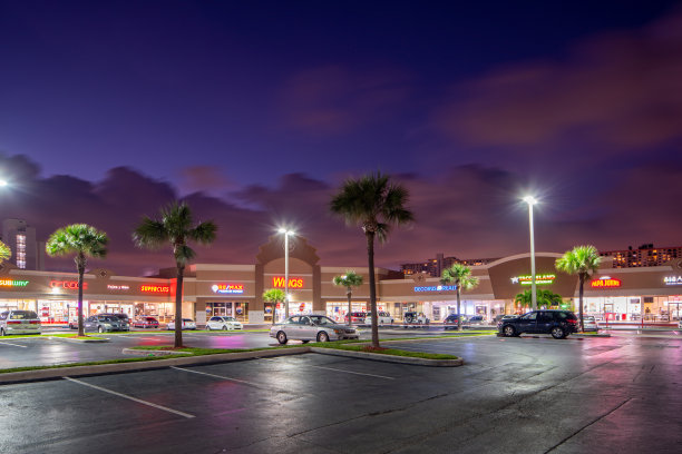 夜景照片RK镇中心购物广场美丽的黄昏照片图片下载