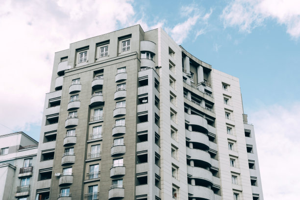 罗马尼亚布加勒斯特街景建筑照片，2020年2月24日图片下载