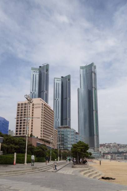 海云台海滩，天气温暖，阴天图片下载