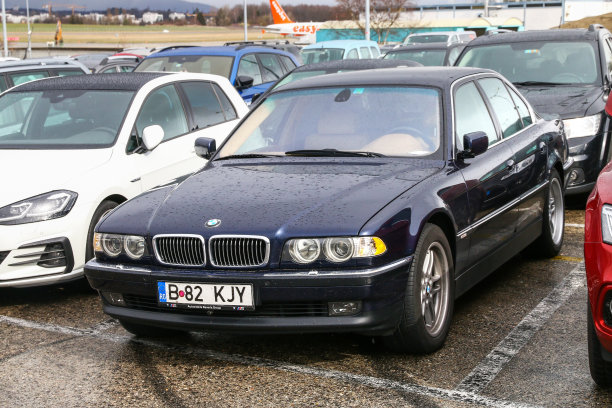 宝马7系图片下载