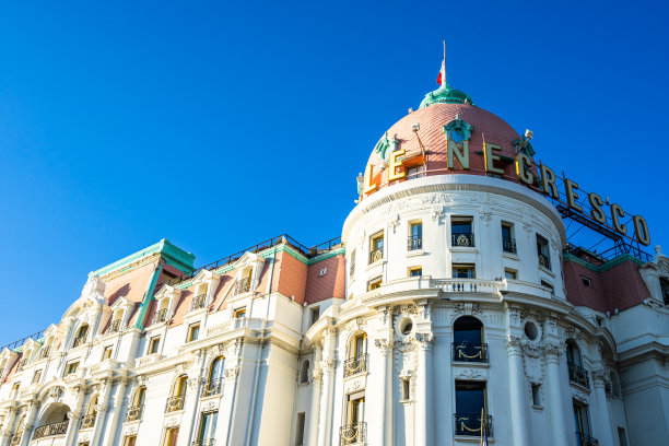 尼斯黑雷斯科酒店，一个著名的豪华酒店和法国里维埃拉最具标志性的建筑之一图片下载