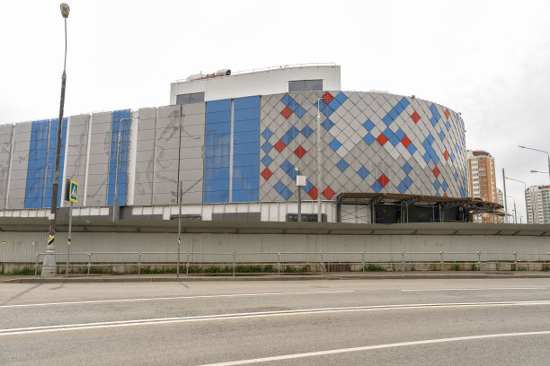 在索恩切沃地区建造冰宫图片下载