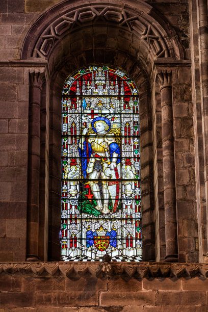 圣大卫大教堂内的彩色玻璃窗图片下载