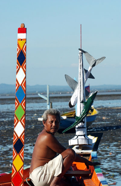 渔民装饰船图片下载