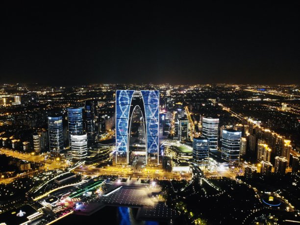 苏州中心空中夜景，苏州，中国图片下载
