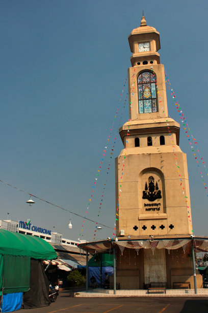 泰国曼谷Chatuchak周末市场的钟楼图片下载