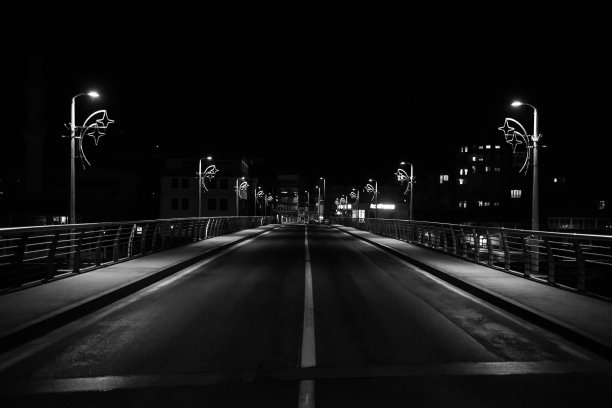 波斯尼亚和黑塞哥维那一个废弃城市的照片图片下载