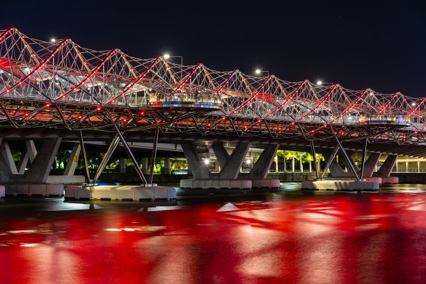 新加坡滨海湾的螺旋桥图片下载