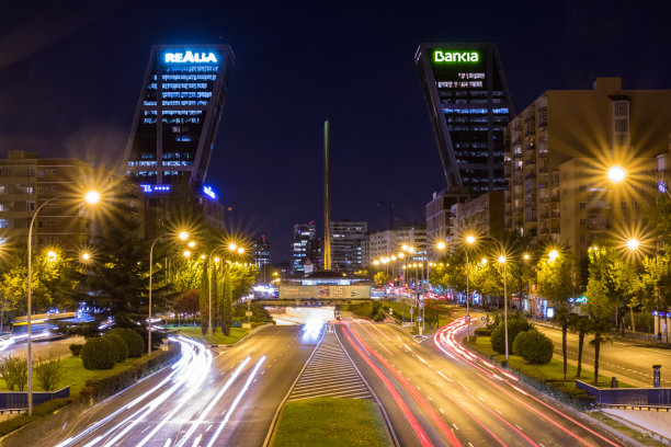 城堡大道和欧洲之门图片下载