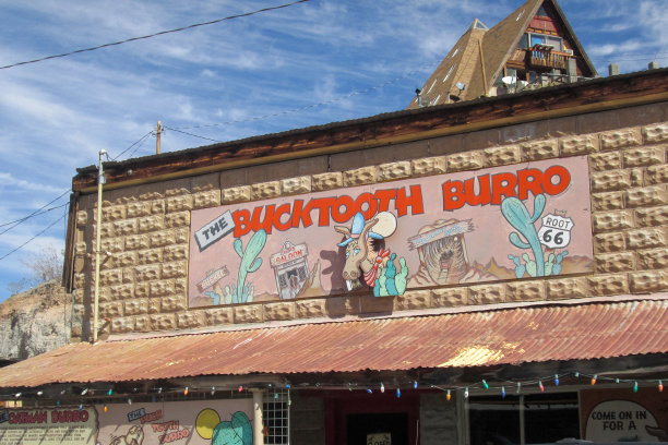 在亚利桑那州奥特曼的龅牙驴标志图片下载