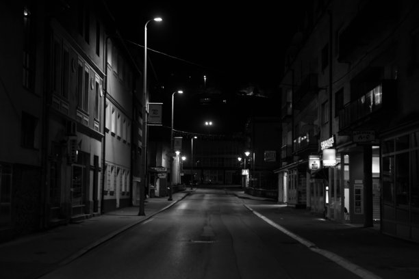 波斯尼亚和黑塞哥维那一个废弃城市的照片图片下载