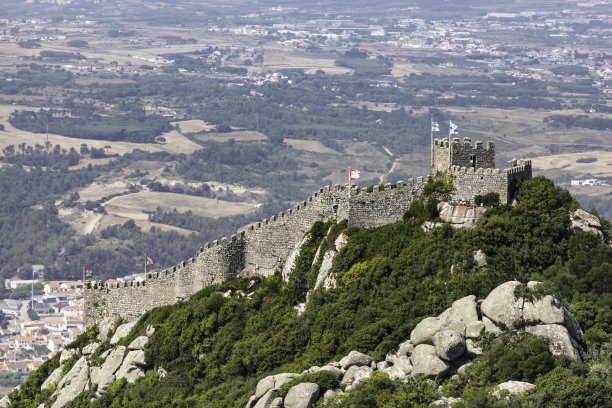 辛特拉美丽的摩尔城堡图片下载