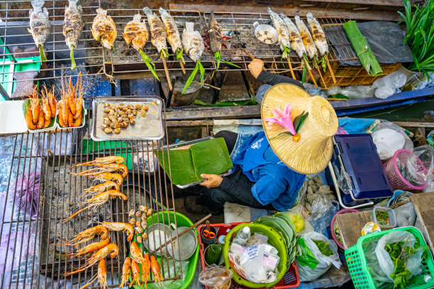 泰国曼谷Damnoen Saduak水上市场图片下载