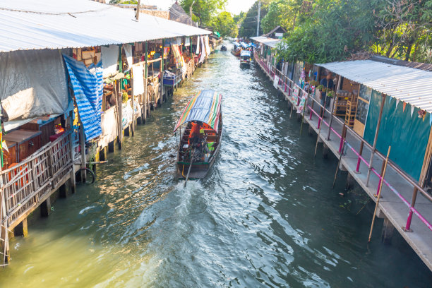 泰国曼谷的水上市场图片下载