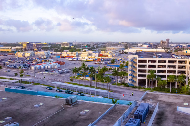 从埃弗格莱兹港的游轮上看到的景色图片下载