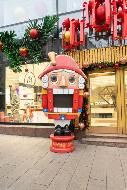 特沃斯卡亚街上的胡桃夹子玩具。喜庆的圣诞装饰。图片下载