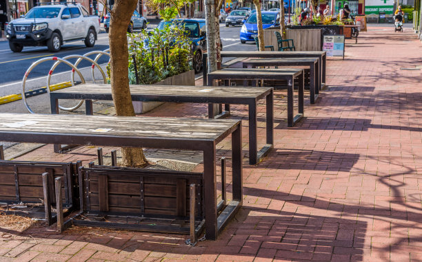 桌椅都准备好了，可以在室外用餐图片下载