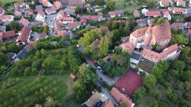 山上的城堡图片下载