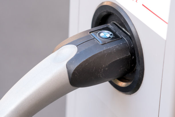 宝马电动汽车充电插件图片下载