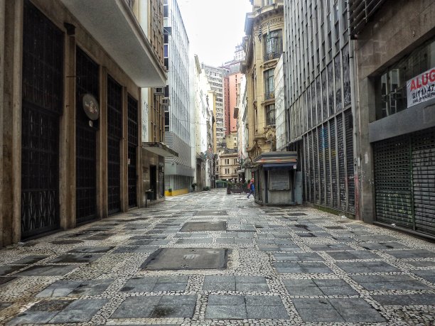 圣保罗市区街道隔离期间。图片下载