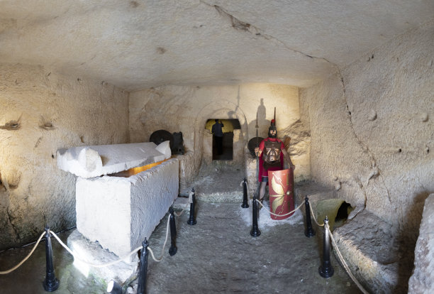 Kızılkoyun历史性的洞穴图片下载