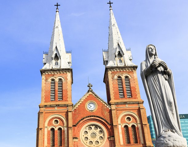 风景照片：巴黎圣母院，胡志明市（越南）图片下载