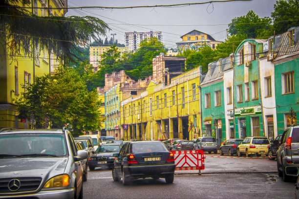 格鲁吉亚的奇亚图拉——在东欧，锰是一个被灰尘覆盖的小镇，那里有臭名昭著的肮脏和可怕的缆车，矿井塌方和肺病图片下载