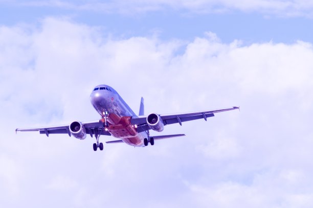 风景照片:飞机即将降落时(越南)图片下载