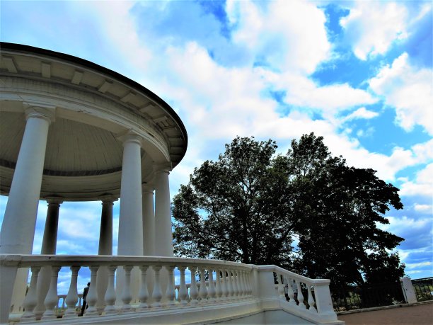 俄罗斯基洛夫亚历山大公园的圆形大厅图片下载