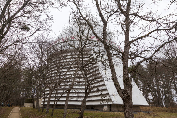 望远镜在克里米亚的科学定居点，天文台位于山区。克里米亚,图片下载