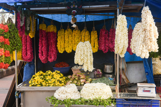 印度喀拉拉邦特里凡得鲁姆街上的花店图片下载