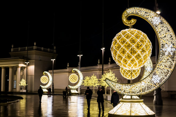 VDNKH公园的圣诞街道装饰，晚间照片图片下载